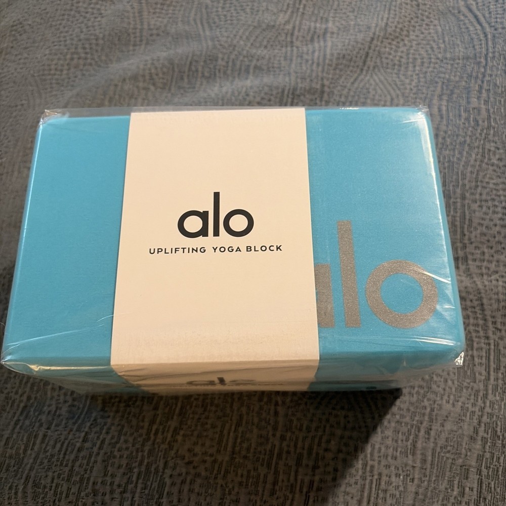 Alo Yoga Uplifting Yoga Block A0084U EVA Foam Aqua/Silver 9x4x6 7oz