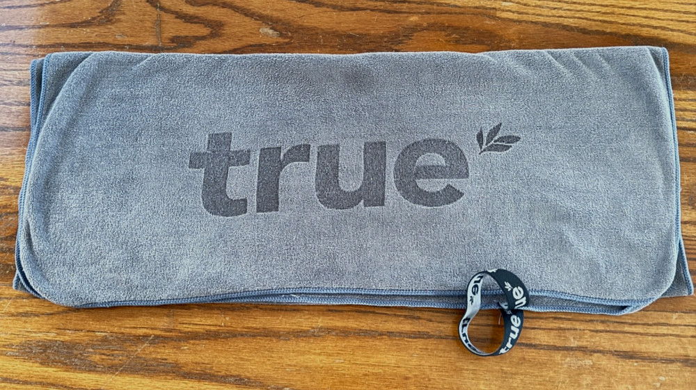 EUC TRUE Fleece Fitness, Workout Towel/Mat – Gym,Travel,Spa,Yoga,Golf -Gray