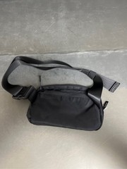 Lululemon Athletica Everywhere Belt Bag 1L (Asphalt Grey)