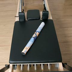 Lightweight Pilates Reformer Towel with Grip and Shoulder Support, Washable