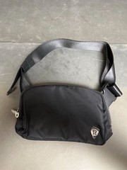 Lululemon Athletica Everywhere Belt Bag 1L (Asphalt Grey)