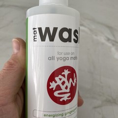 Manduka Yoga Mat Wash 8 oz Energizing Gingergrass organic essential oils natual