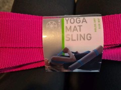 New GAIAM Easy Cinch Hot Pink Yoga Mat Sling – Hands Free Mat Carrier