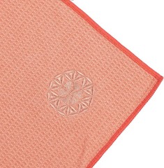 Super Absorbent Yoga Towel 24″x72″ with Eco-Silicone Grip – Injury-Free Practice