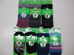 GAIAM Yoga / Pilates workout Socks Small/Medium