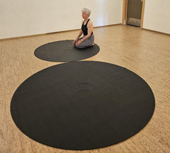 Extra Large 72″ Round Yoga Mat for Meditation, Pilates & Tai Chi – Yin-Yang Desi