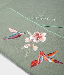 Manduka Yogitoes Nectar Blossom Hummingbird Yoga Mat Towel Skidless NEW Limited