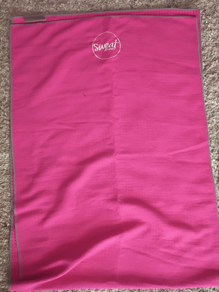 YOGABUM SWEAT Studios Non-Slip Microfiber Yoga Towel 67×24 Pink/Gray