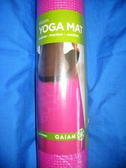 Gaiam Print Bloom Yoga Pilates Exercise Mat Fuchsia 68″L x 24″W x 0.15″Thick
