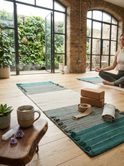innhom Yoga Mat for Men and Women – Non-Slip Exercise Mat with Carrying Strap