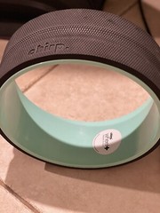Chirp+ Wheel Back Stretcher With Sweat-Resistant Foam Padding 12″ VGUC