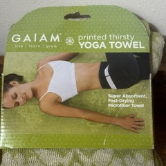 Gaiam Printed Thirsty Yoga Towel Green Microfiber 24×68 New