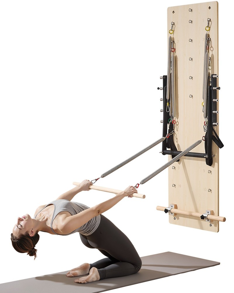 VEVOR Wall Mounted Pilates Reformer Machine Pilates Springboard Maple Wood Gym