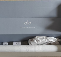 alo Lightweight Warrior Mat and Yoga Strap plus free gift