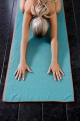 Microfiber Yoga Towel 72×24 Inch Non Slip Grip Dots Sweat Absorbent Hot Yoga