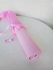 PINK NON-SLIP YOGA MAT WITH CARRYING CASE