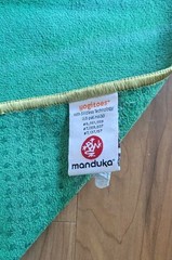 YOGITOES MANDUKA RETIRED COLORS TIE DYE YOGA MAT TOWEL BLUE PURPLE GREEN