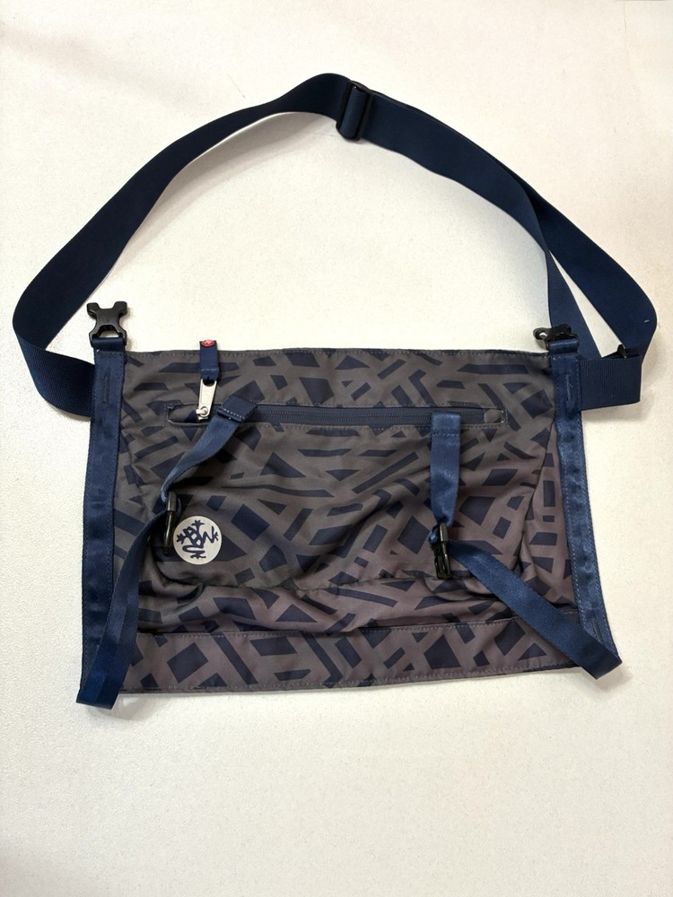 Manduka Yoga Mat Carrier Zip Pocket Sling Bag Water Resistant Fabric Adjustable