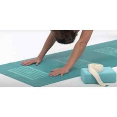 GAIAM BEGINNERS YOGA KIT 4 MM MAT, STRAP, AND BRICK, TEAL *DISTRESSED PKG