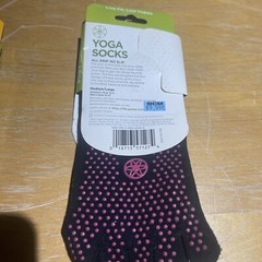 Gaiam Yoga Socks Super Grippy No Slip Black Size M/L Yoga Pilates Fitness Plus