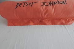 Betsey Johnson Beach Pillow for Yoga Mat Pink Detachable (pillow only)