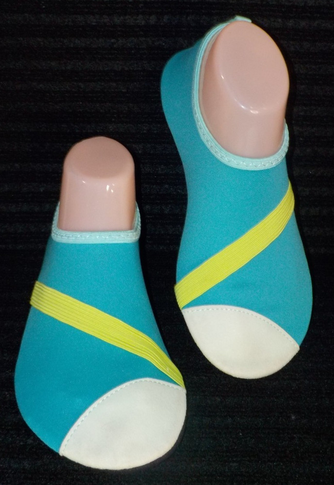 FITKICKS Live Well Foldable Classic Active Yoga Water Shoes LARGE Turquoise *EUC