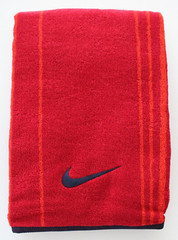 Nike Striped Jacquard Towel Large 60x120cm Gym Red/Challenge Red/Midnight Navy