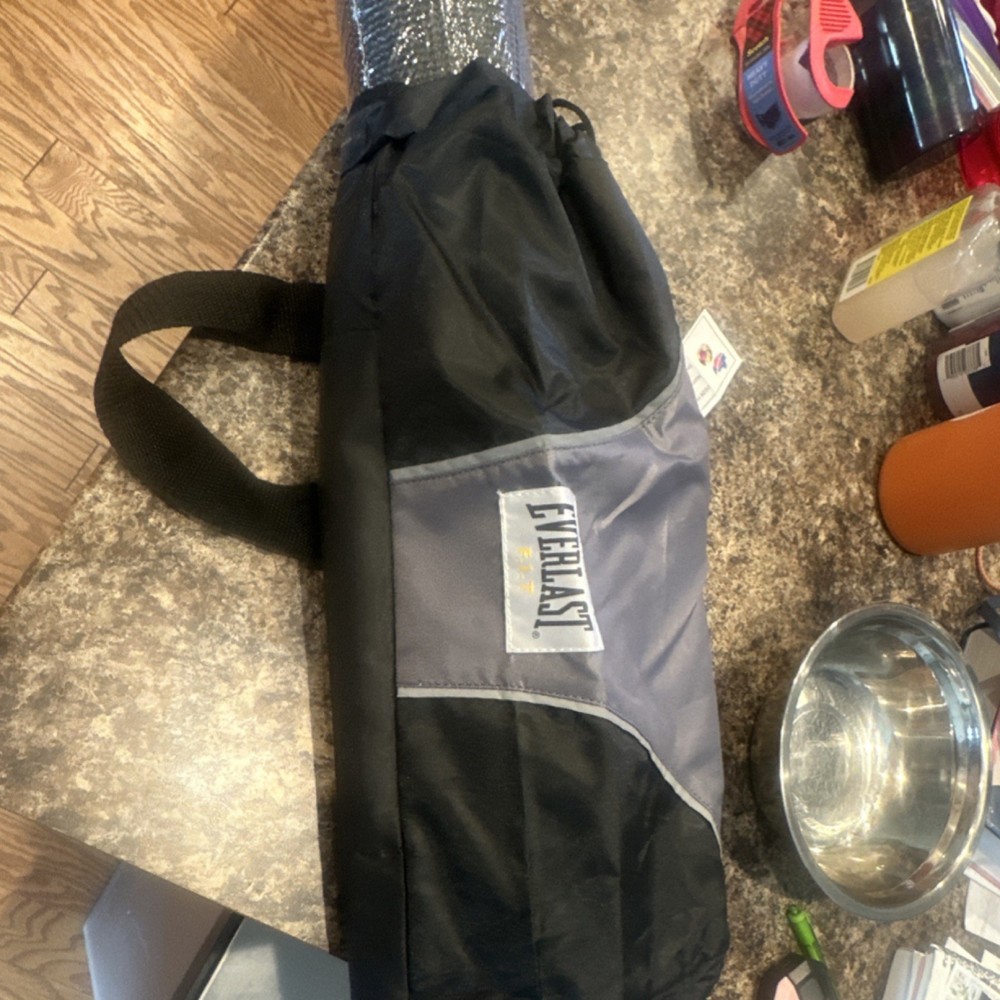Everlast Non-Slip Foam Yoga Mat Black with Carry Bag for Yoga