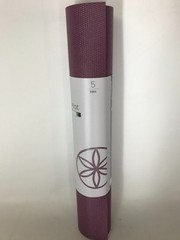 Gaiam Solid Yoga Mat, Non Slip Exercise & Fitness Mat for All Types of Yoga NEW