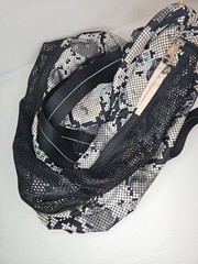 Lululemon The Yoga Bag O/S KRAA Kara Blossom – Black & Creme, Multi-Pocket, Rare