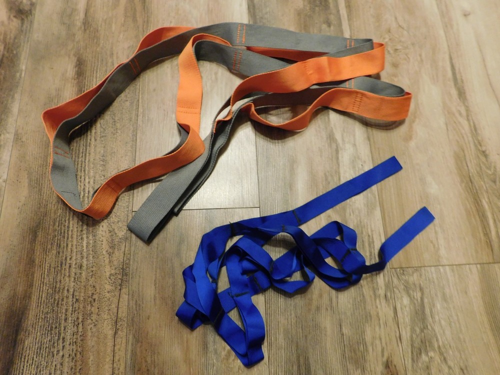 2 STRETCHING STRAP ( 1 X SPRI, 1X UNBRANDED)