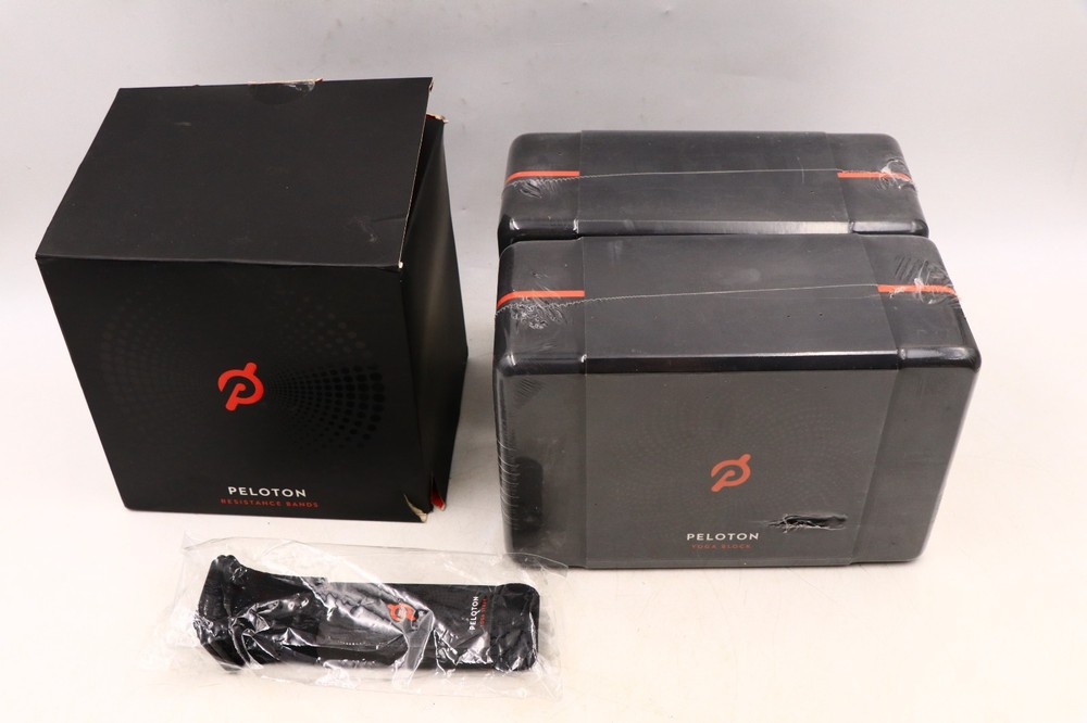Peloton 4x6x9 Yoga Block 2x SEALED & Resistance Bands Set Of 3 Open Box