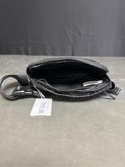 Lululemon Athletica Everywhere Belt Bag 1L (Asphalt Grey)