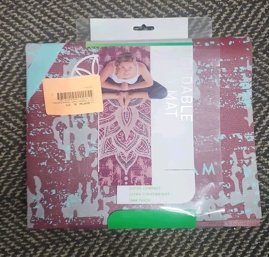 Gaiam Foldable Yoga Mat Super Compact Ultra Lightweight 2mm Thick Lotus Pattern