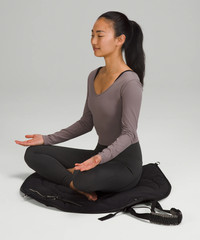 Lululemon 2-in-1 Yoga Mat Bag And Meditation Mat With Mylo™ New
