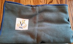 THE VITA BEATA PREMIUM YOGA TOWEL 24″ × 72″ Microfiber Yoga Mat with zipper