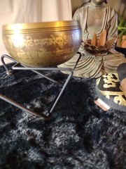 Lot – Silent Mind Tibetan Singing Bowl Set + Buddha Insence Burner | Calming