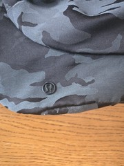 Pre-loved LULULEMON Black/Green Camo Yoga Mat Bag