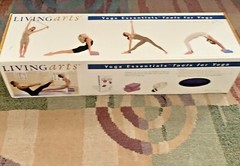 BEGINNERS YOGA MAT, ACCESSORIES, & INSTRUCTIONAL VIDEO Yoga Essentials Tools