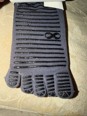 Yoga Addict Non Slip Yoga Socks Gray S/M Pilates Barre Gym Grip New In Package