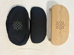 (QTY 1) MINDFUL & MODERN Meditation Bench with Cushion