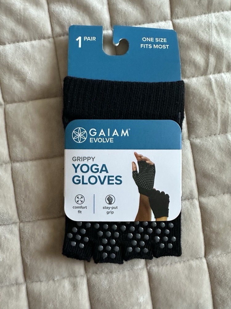 NWT Gaiam Evolve Grippy Yoga Gloves Black OS Fingerless Comfort Fit Exercise