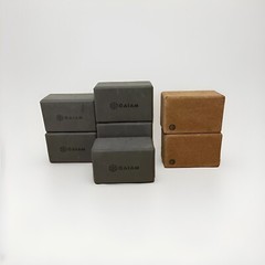 8pcs Yoga GAIAM Blocks & Cork exercise for Home Gym