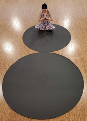 Extra Large 72″ Round Yoga Mat for Meditation, Pilates & Tai Chi – Yin-Yang Desi