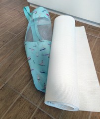 Nicole Miller – Yoga Mat with a bag