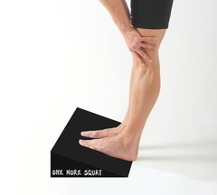 Slant Board for Weightlifting and Calf Stretching – Non-Slip Heel Elevated Sq…