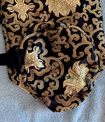 JFIT YOGA MAT BAG w/Zipper In Front- Silky Black And Gold Pattern – New w/o Tags