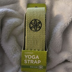 Gaiam Yoga 6ft Gym Fitness Exercise Yoga Strap Gray D-Ring Belt for Stretching